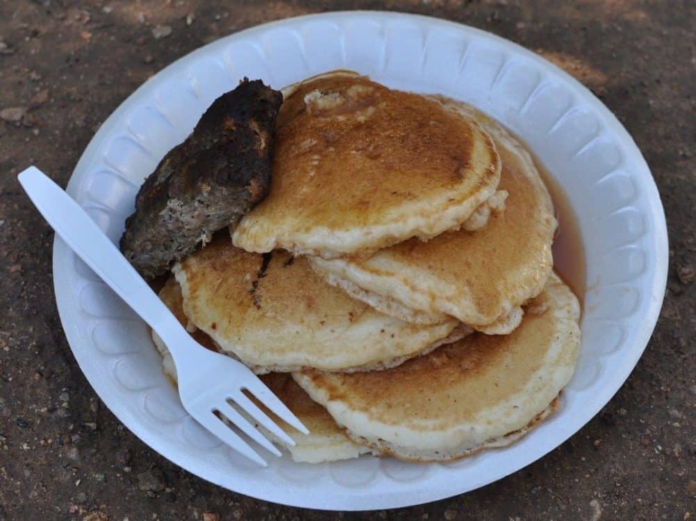 all you can eat pancake breakfast at Apple Annies | Apple Annie's - Attraction Guide