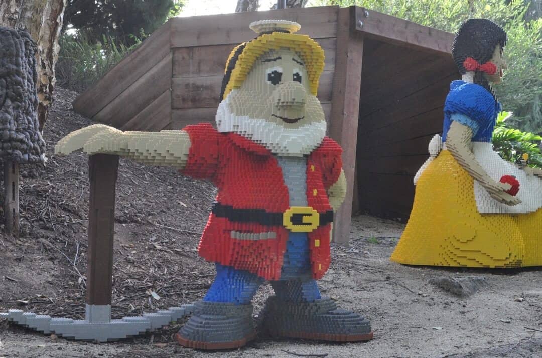 Snow White and the Seven Dwarves at LEGOLAND California | ROAD TRIP: Carlsbad