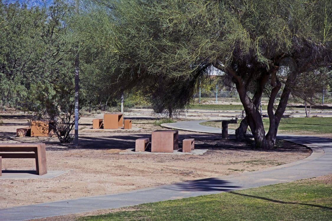 picnic tables Lincoln Regional Park Tucson