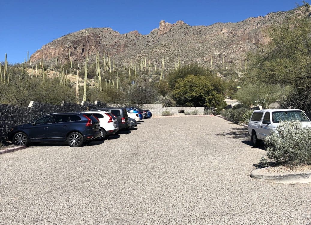 parking lot facing Finger Rock Trail