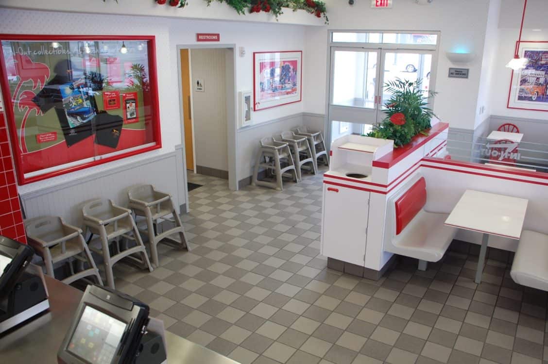 In N Out Tucson highchairs booths | Ultimate List of Family-Friendly Restaurants in Tucson