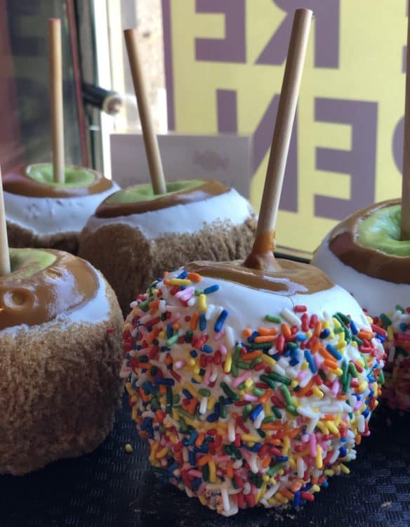 Sprinkles Candy Apple Sweet Shoppe Flagstaff | Road Trip Guide: Tucson to Flagstaff