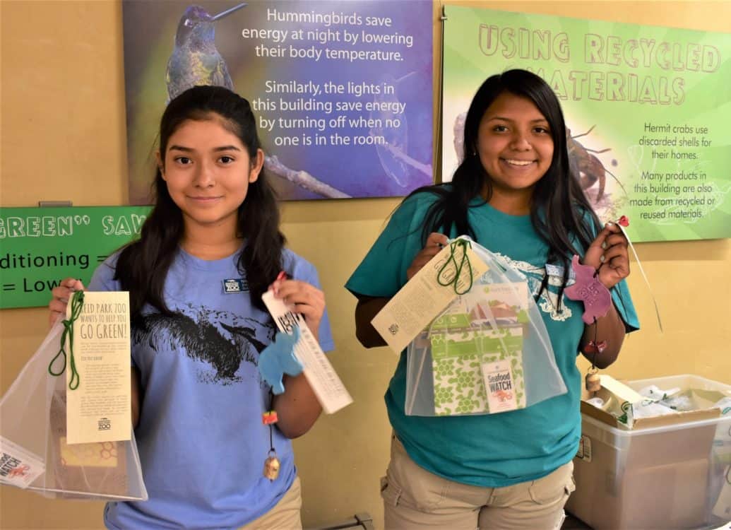 Go Green Kits Teen Volunteers Reid Park Zoo | Places for Teens to Volunteer in Tucson
