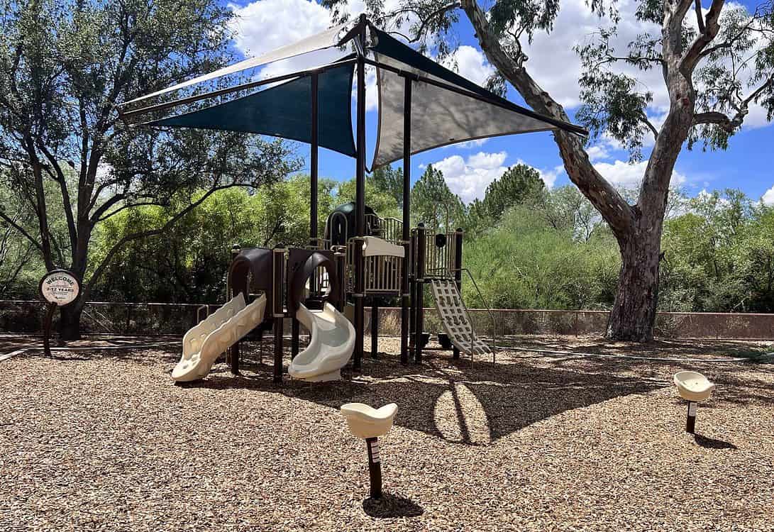 Covered Playground Wilshire Heights Park Tucson | Park Profile: Wilshire Heights Park