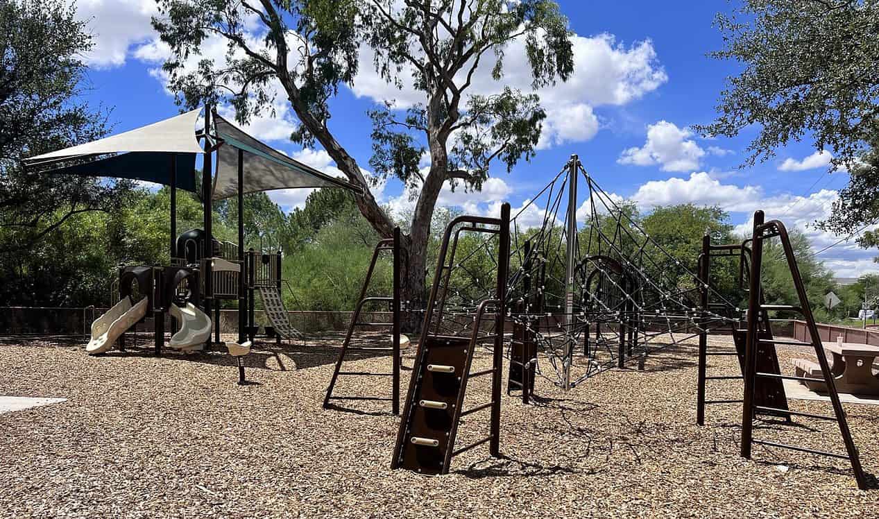 Wilshire Heights Park Playground Climbing Tucson | Park Profile: Wilshire Heights Park