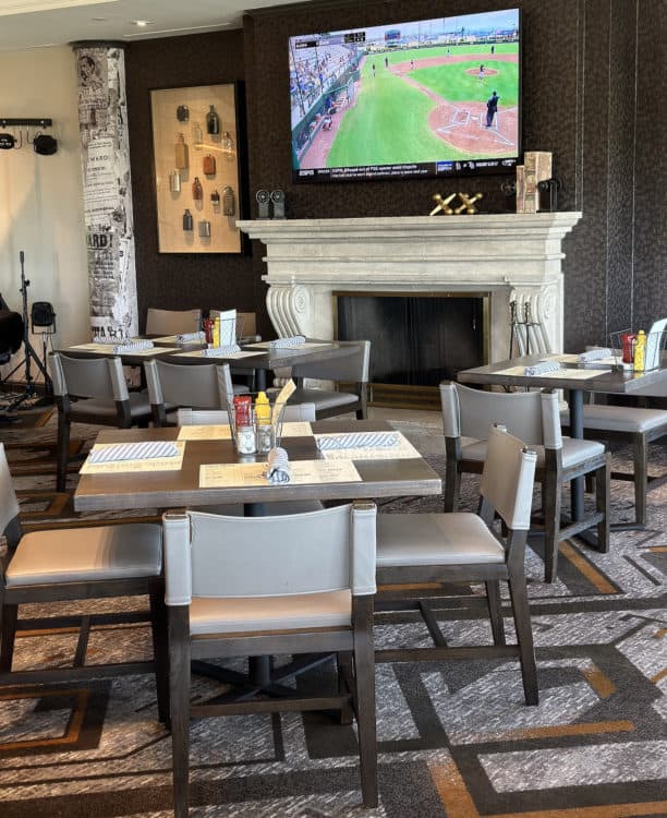 Golf Club Phoenician Tavern Dining Scottsdale | Resort Report: The Phoenician (Scottsdale)