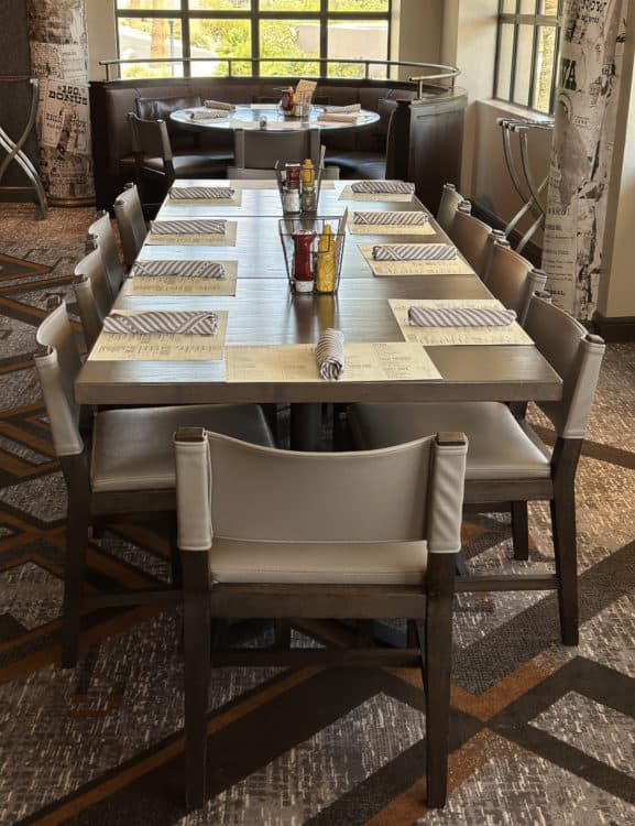 Phoenician Tavern Group Dining Resort Scottsdale | Resort Report: The Phoenician (Scottsdale)