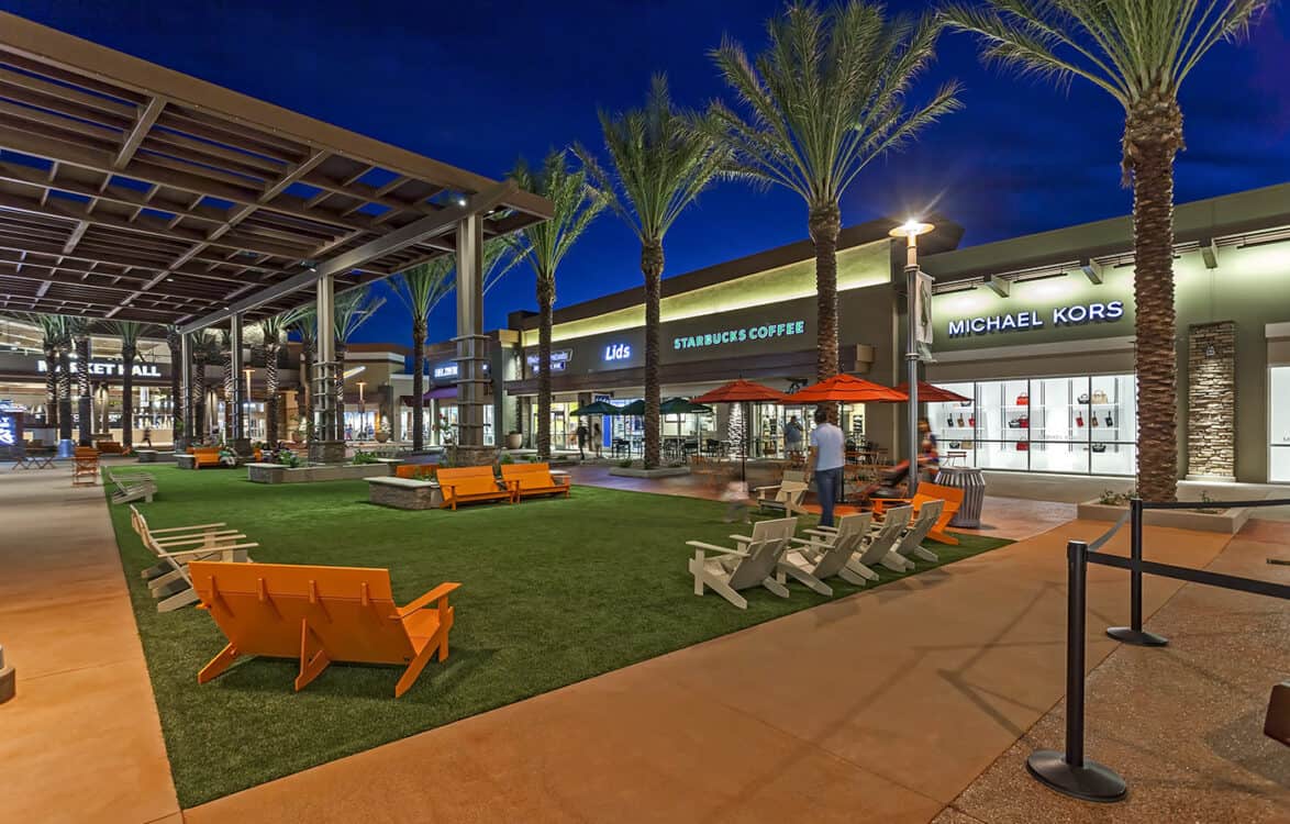 Tucson Premium Outlets Outdoor Seating Play Area | Tucson Premium Outlets Guide - Stores, Restaurants, Parking, Deals!
