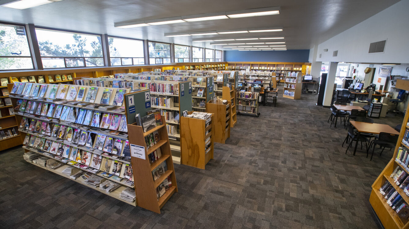 Book Stacks Himmel Park Library Tucson | Himmel Park Library Guide - Parking, Amenities, Events