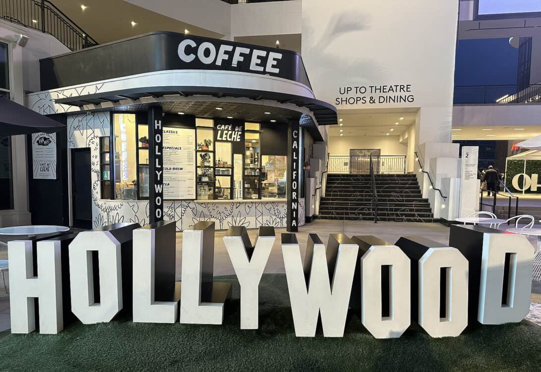 Hollywood-Sign-Photos-Ovation